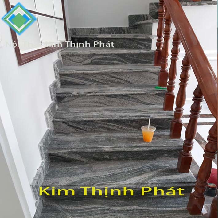 cầu thang đá hoa cương quận 9