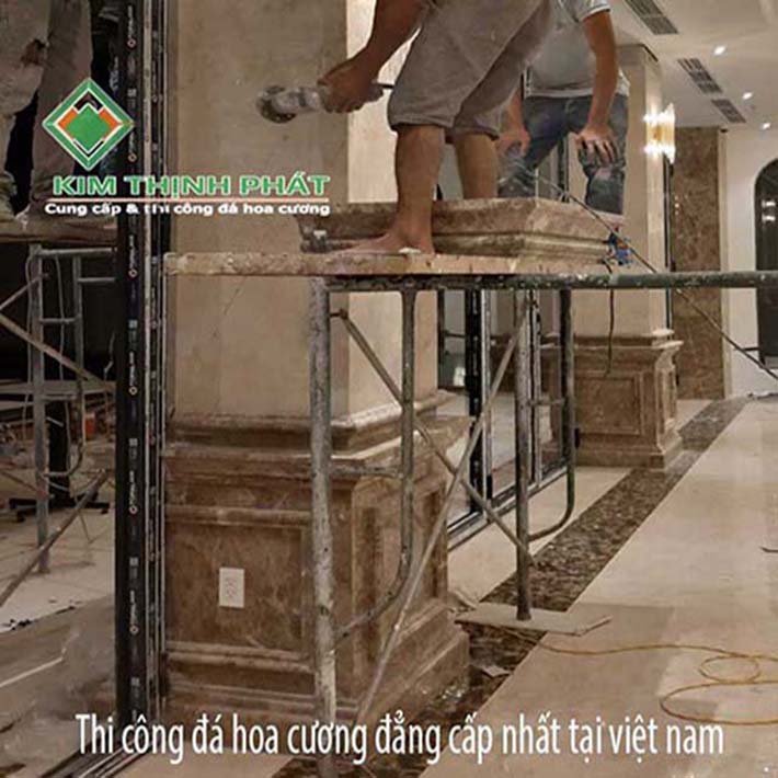 cột tròn đá hoa cương binh tân