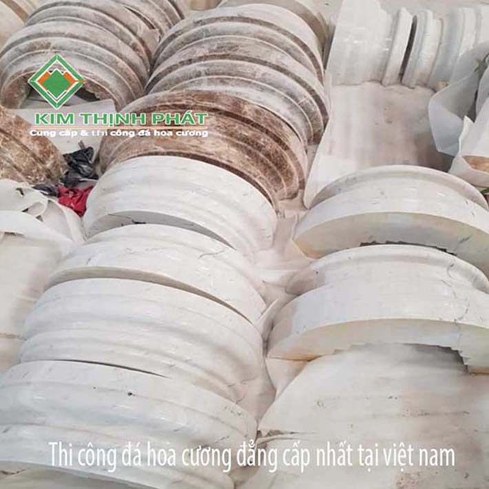 cột tròn đá hoa cương