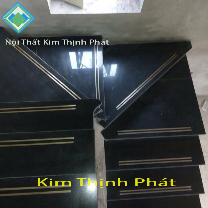 cầu thang đá tự nhiên