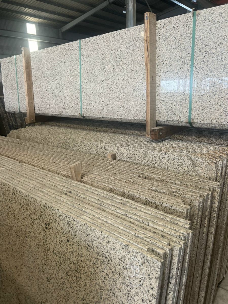 Đá granite vàng bình định