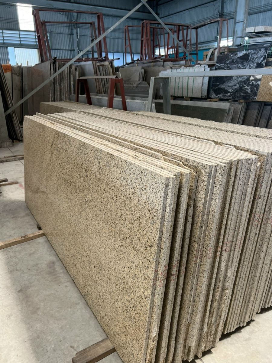 đá Granite vàng bình định giá bao nhiêu?