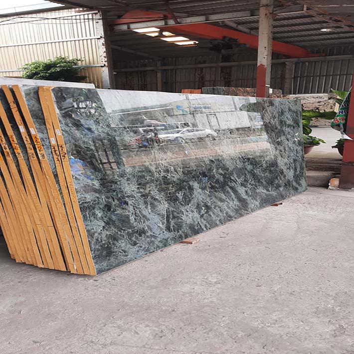 Tuyển Thợ Đá Hoa Cương