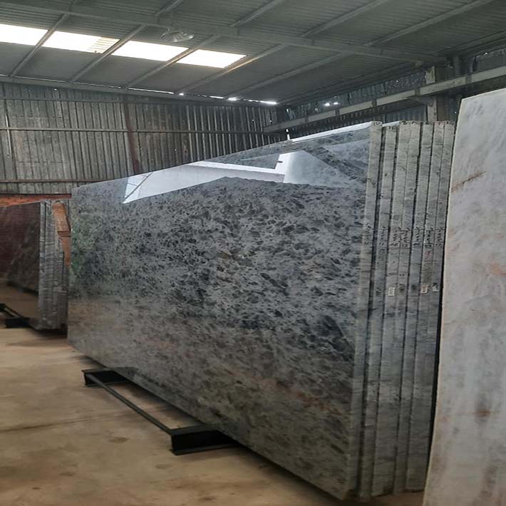 Tuyển Thợ Đá Hoa Cương