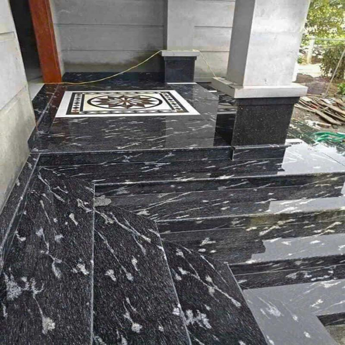 cầu thang ốp đá hoa cương đen vân mây 3